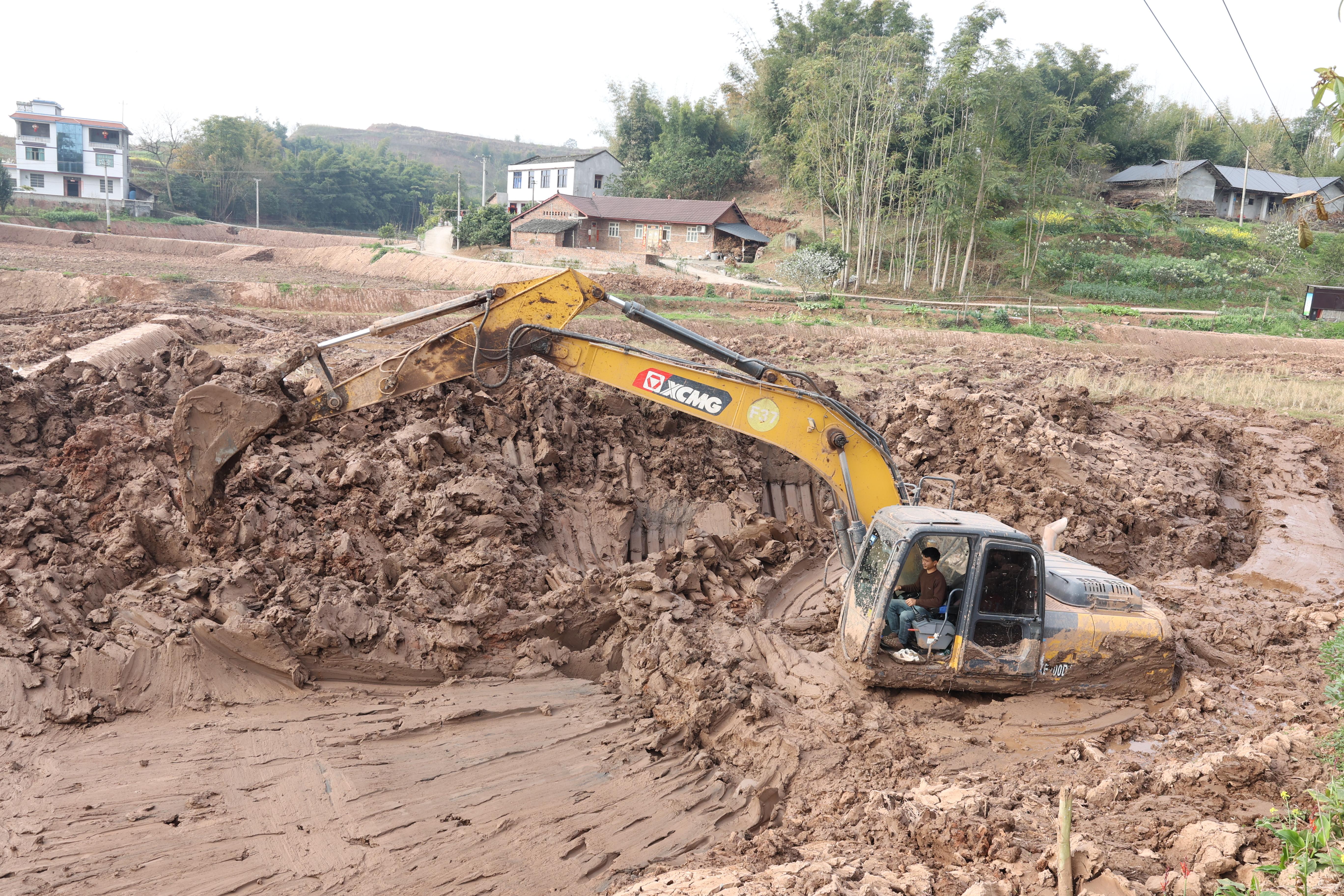 1027551799063723.jpg 8c47ea3fc91decd7bf51435df5ff7f2b.jpg