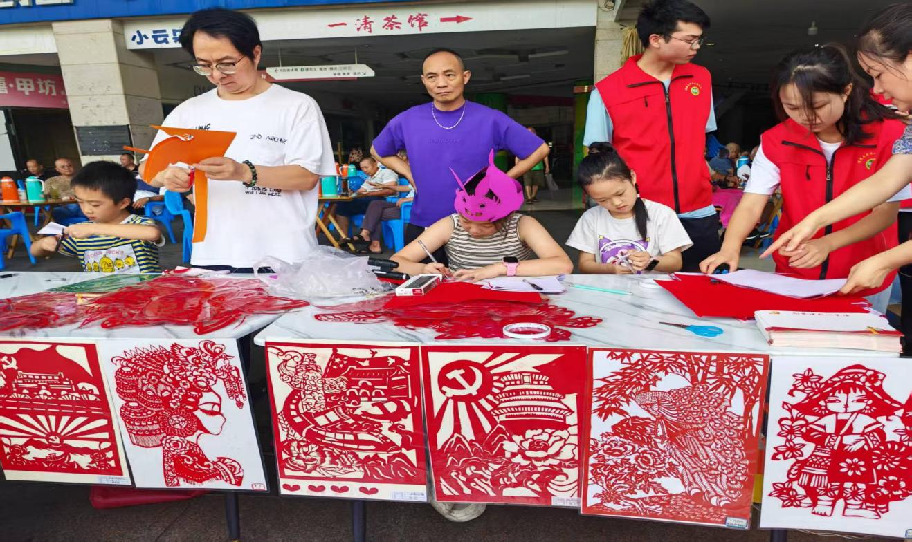 “初心践使命·星火暖民心”紫云社区开展“红传书香”主题服务活动9.png